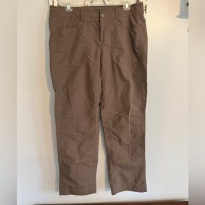 The North Face Woman’s Outdoor‎ Hiking Pants Size 8